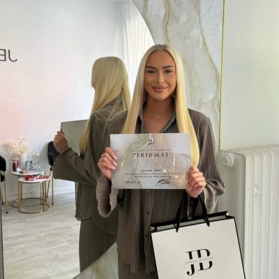 Willkommen in der Beauty Branche endlich Zertifizierte Wimpernstylistin ich bin so stolz auf dic